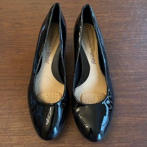 Women’s black glossy 1.5 inch heels